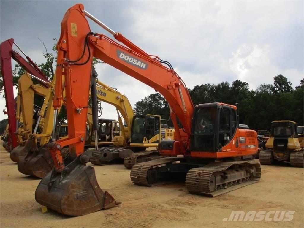 Doosan DX 225 Εκσκαφείς με ερπύστριες