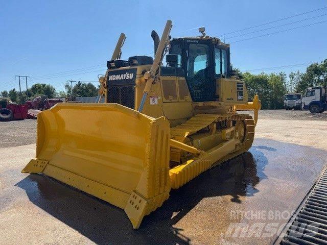 Komatsu D65EX-18 Μπουλντόζες με ερπύστριες