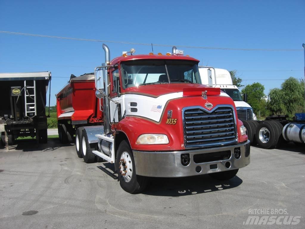 Mack CXN 613 Τράκτορες
