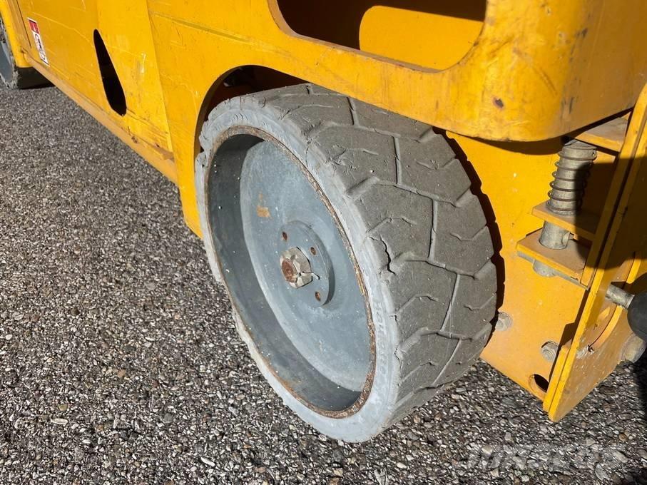 Haulotte Compact 12 Ανυψωτήρες ψαλιδωτής άρθρωσης