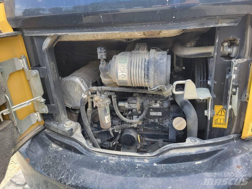 Komatsu PC26MR-3 Εκσκαφάκι (διαβολάκι) < 7t