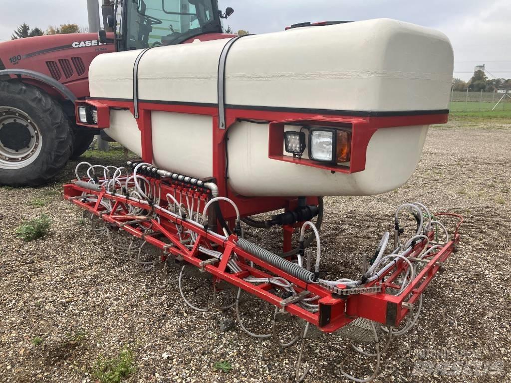  Agrovo 3000 liter Αναρτώμενα ψεκαστικά