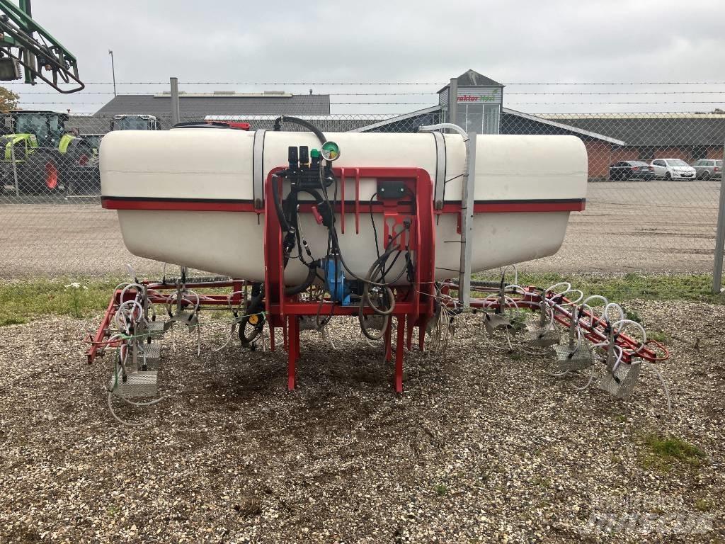  Agrovo 3000 liter Αναρτώμενα ψεκαστικά