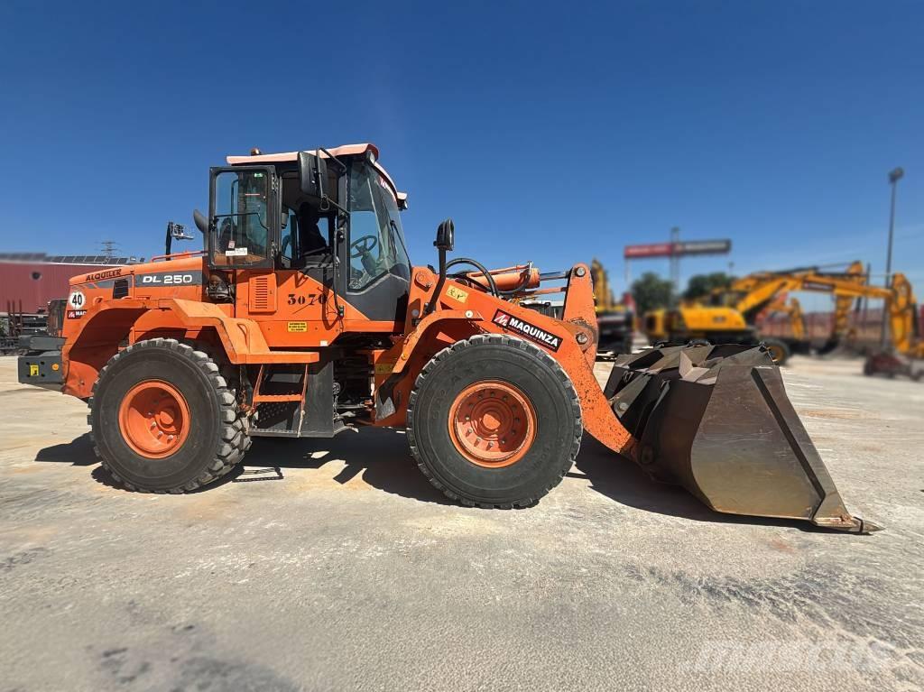 Doosan DL 250-3 Φορτωτές με λάστιχα (Τροχοφόροι)