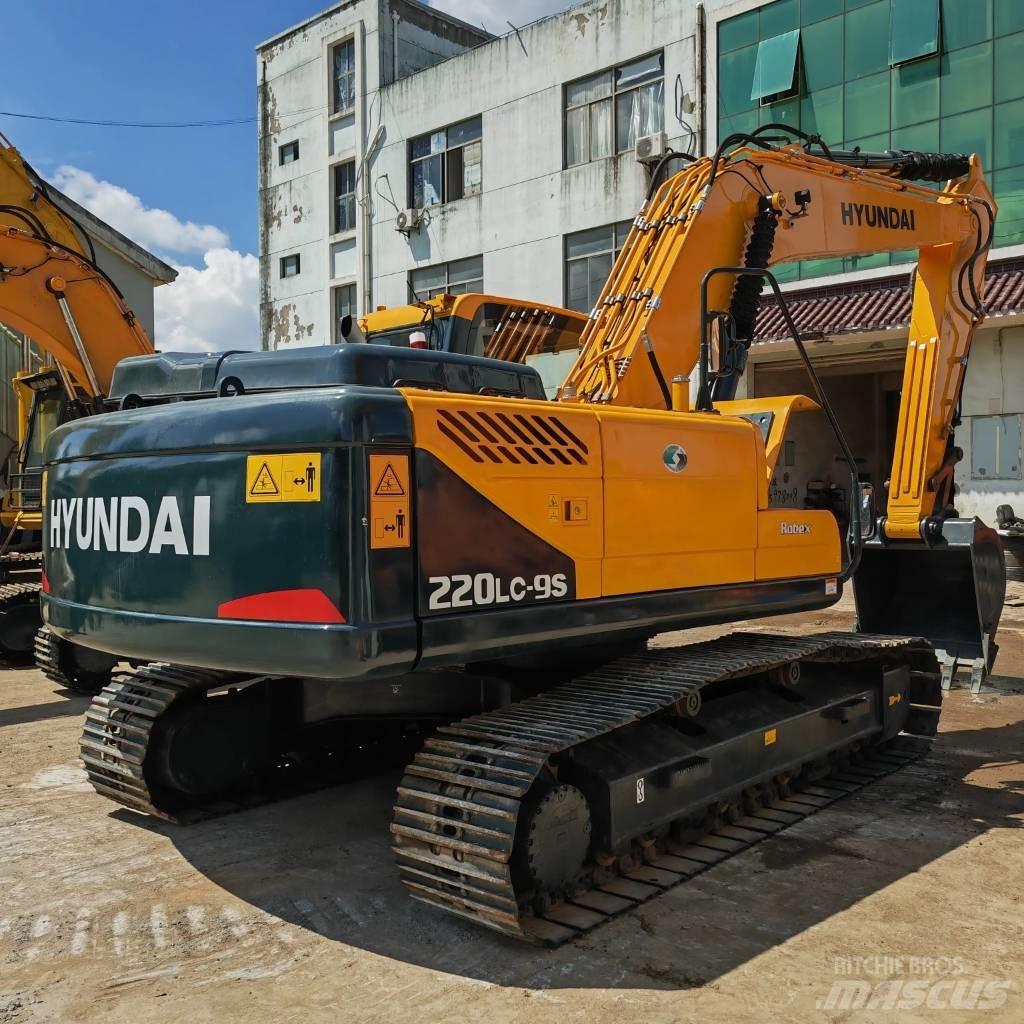 Hyundai R220LC-9S Εκσκαφείς με ερπύστριες