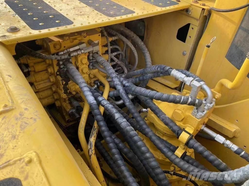 Komatsu pc 220 Εκσκαφείς με ερπύστριες