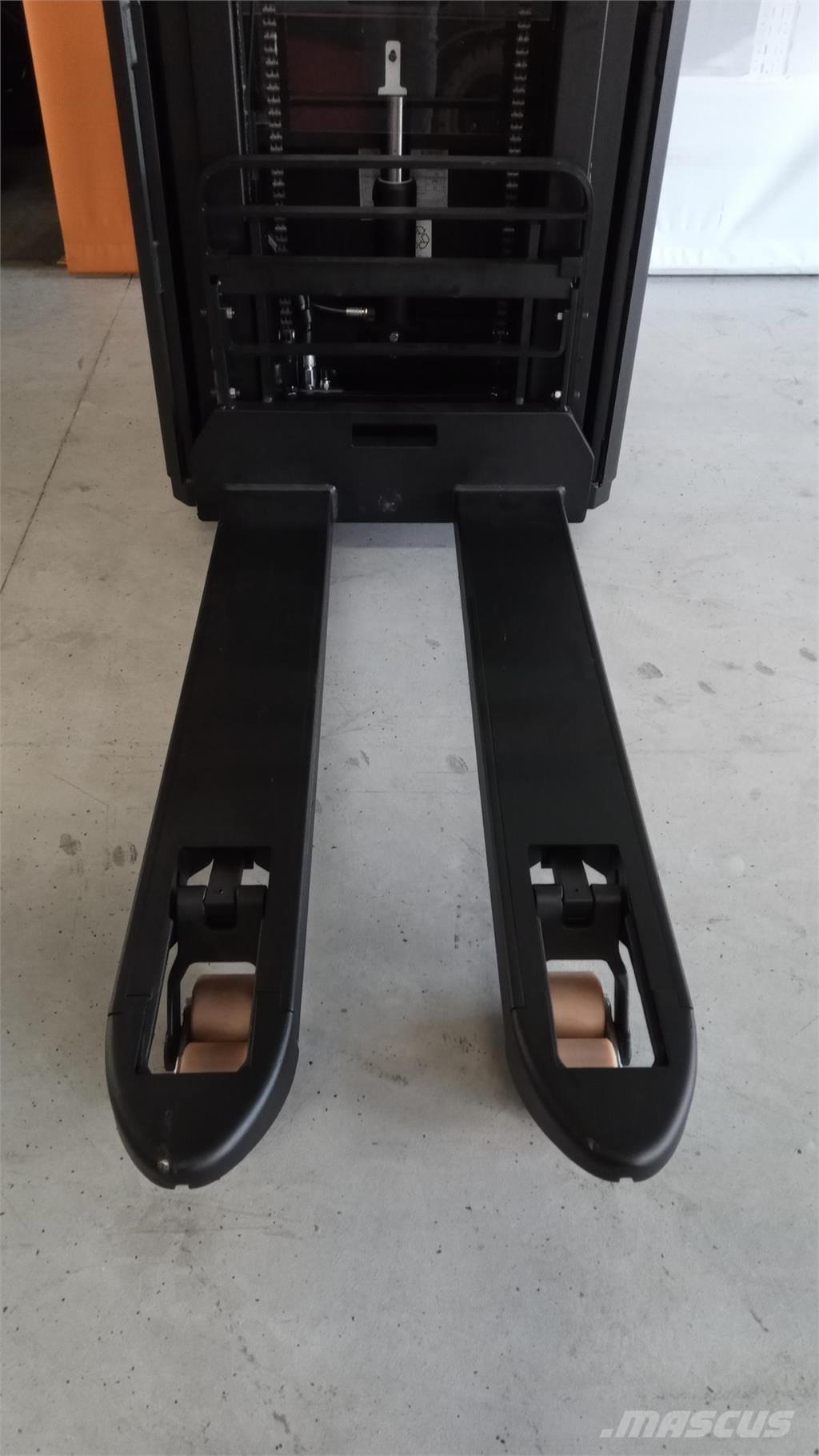 Toyota SPE200D Ηλεκτρικά παλετοφόρα με ιστό