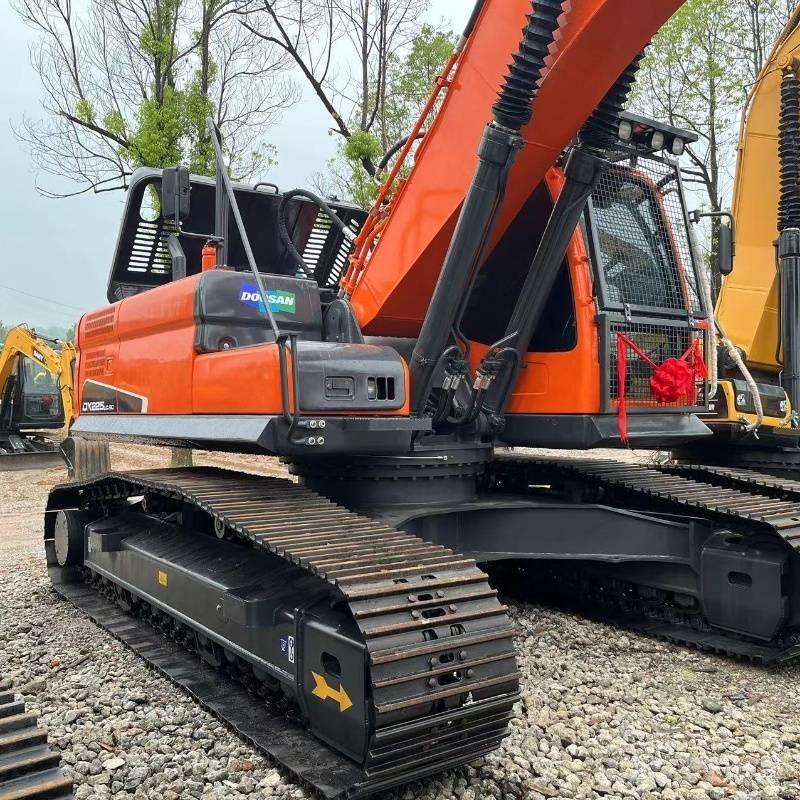 Doosan DX 225 Εκσκαφείς με ερπύστριες