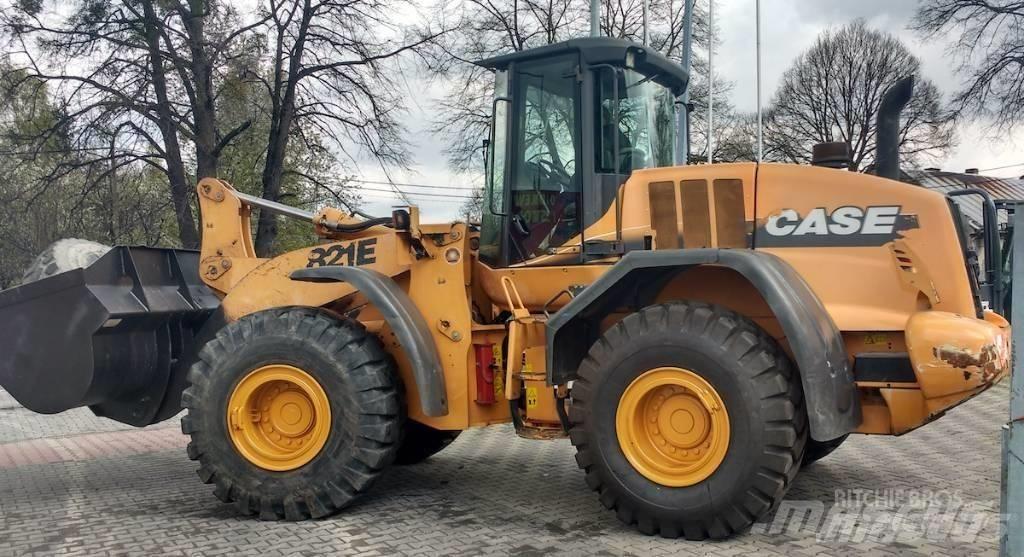 CASE 821 E Φορτωτές με λάστιχα (Τροχοφόροι)