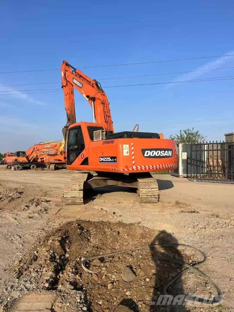Doosan DH 225 LC-9 Εκσκαφείς με ερπύστριες