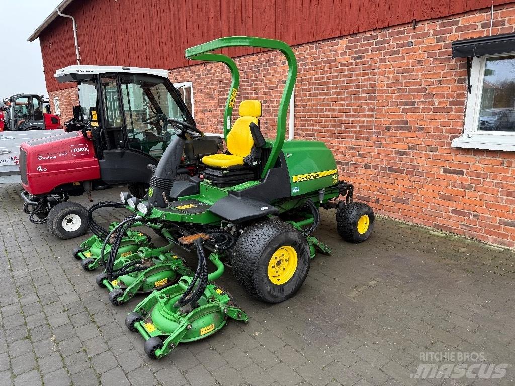 John Deere 8800 Χορτοκοπτικά με καθιστό χειριστή