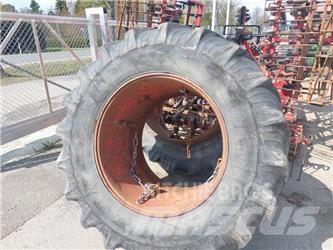 Taurus 520/70-34 Ελαστικά και ζάντες