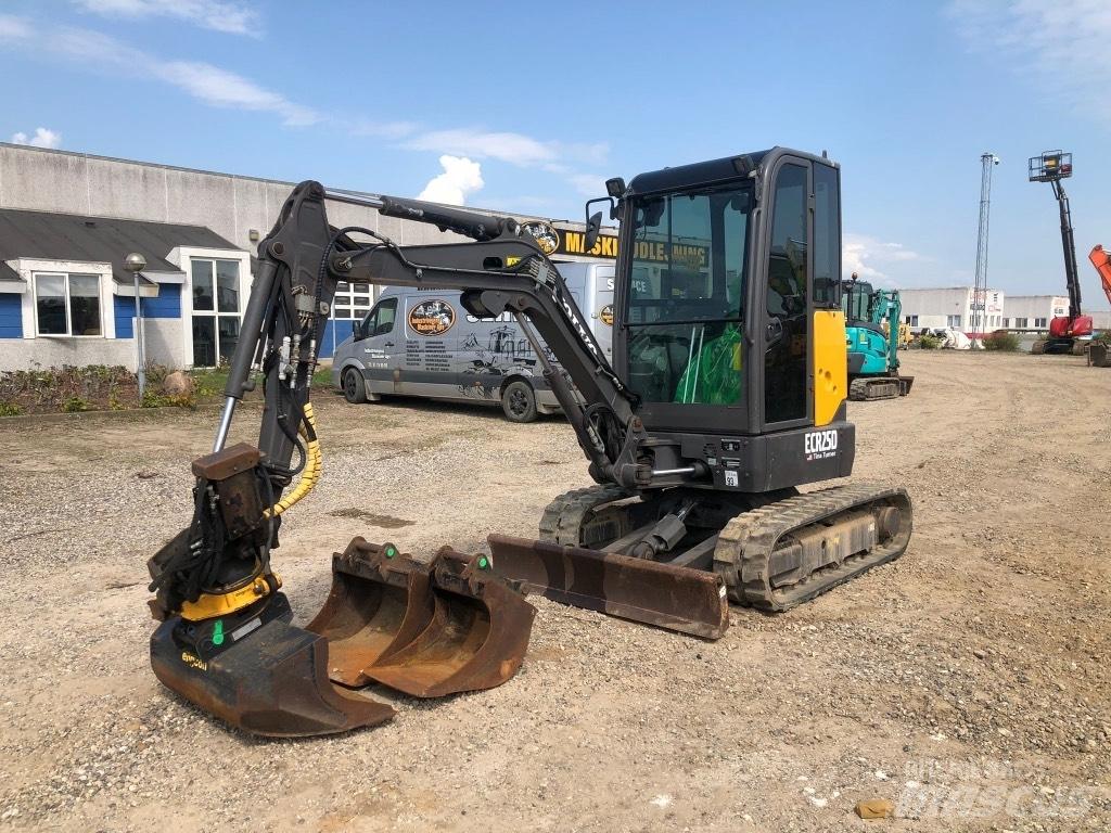 Volvo ECR 25 D Εκσκαφάκι (διαβολάκι) < 7t