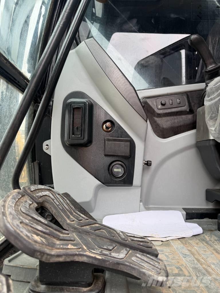 Hyundai HX 220 Εκσκαφείς με ερπύστριες