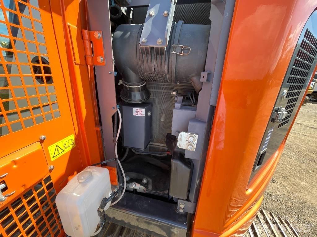 Hitachi ZX 135 US-6 Εκσκαφείς με ερπύστριες