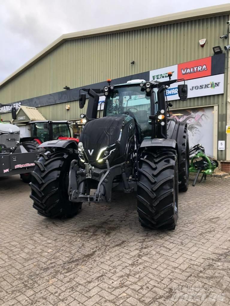 Valtra T235V Τρακτέρ