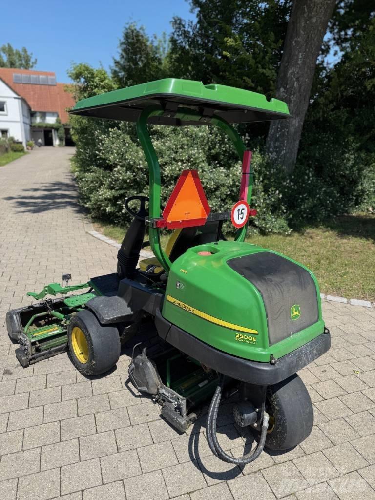 John Deere 2500 E Χορτοκοπτικά γηπέδων με γκαζόν