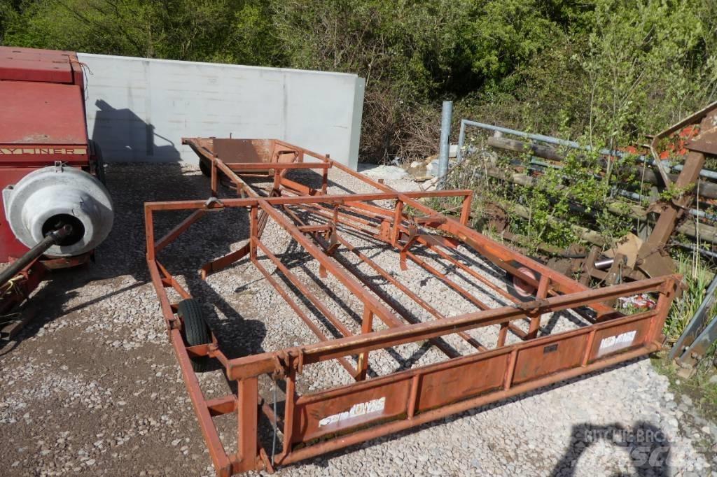 Brown bale sledge Αναμοχλευτήρες
