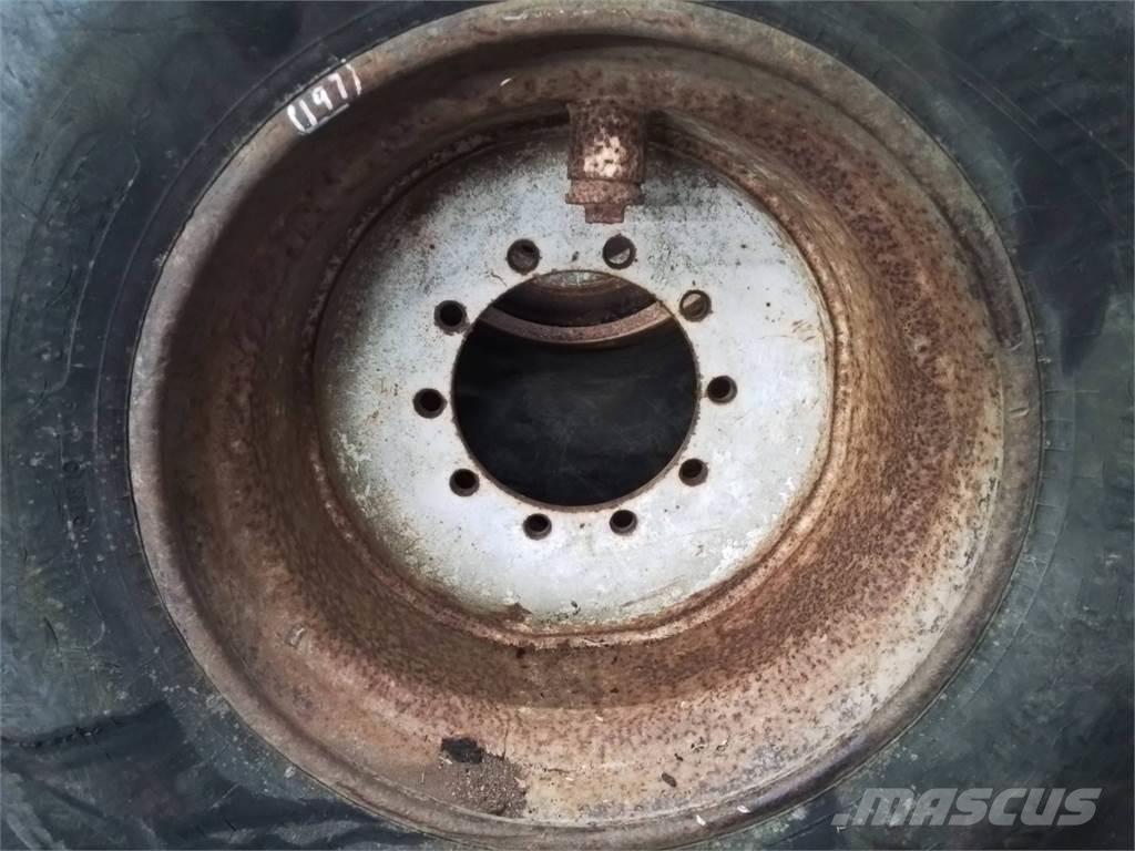 Valmet 836 20x26,5 Ελαστικά και ζάντες