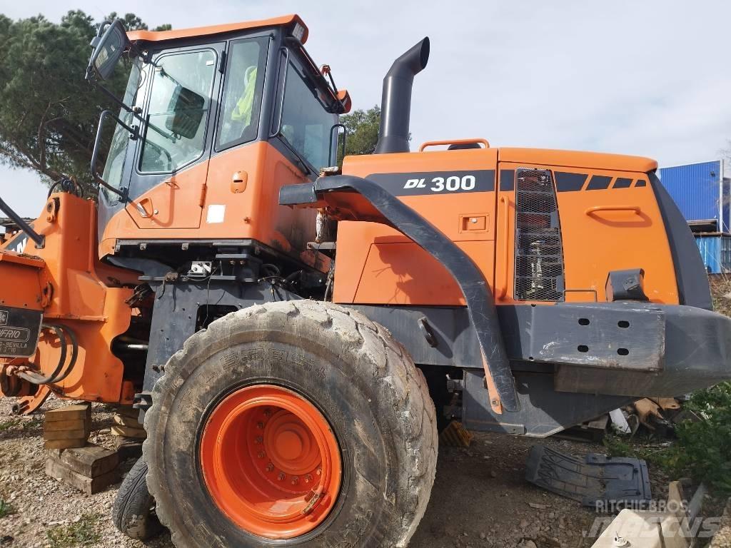 Doosan DL 300-3 Φορτωτές με λάστιχα (Τροχοφόροι)