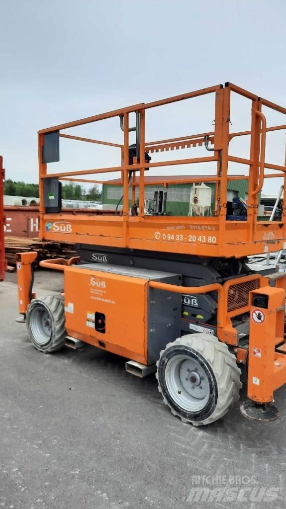 SkyJack SJ 6832 RTE Ανυψωτήρες ψαλιδωτής άρθρωσης