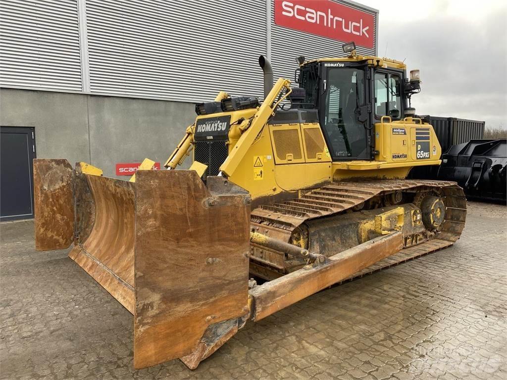 Komatsu D65PXI-18 Μπουλντόζες με ερπύστριες