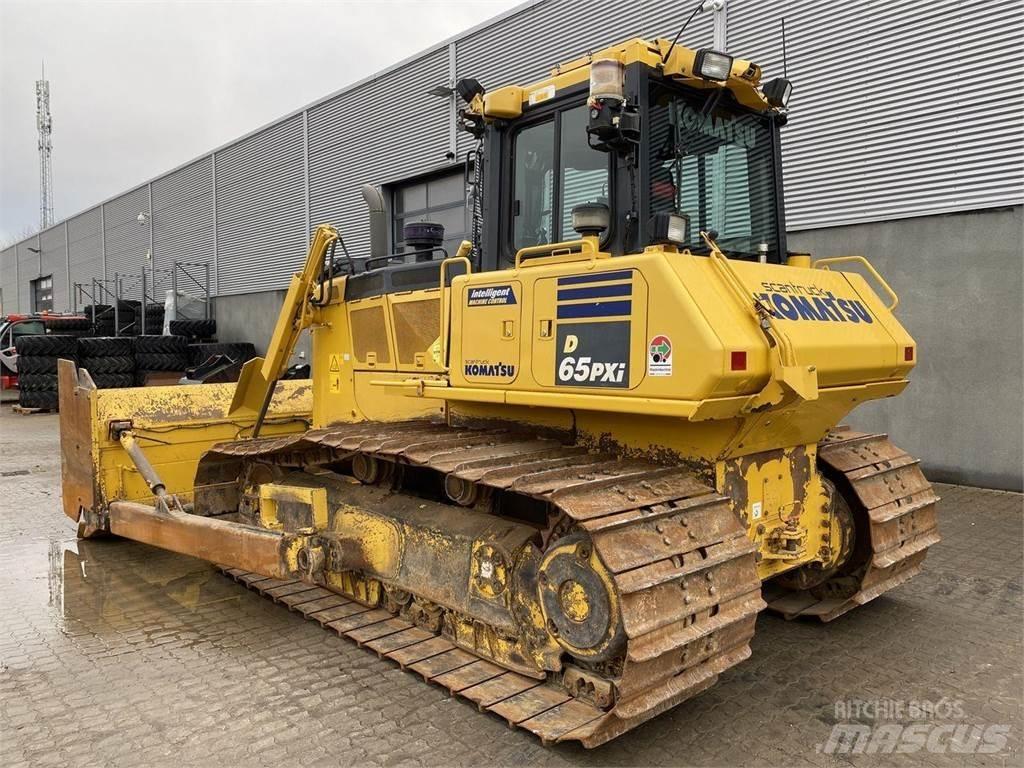 Komatsu D65PXI-18 Μπουλντόζες με ερπύστριες