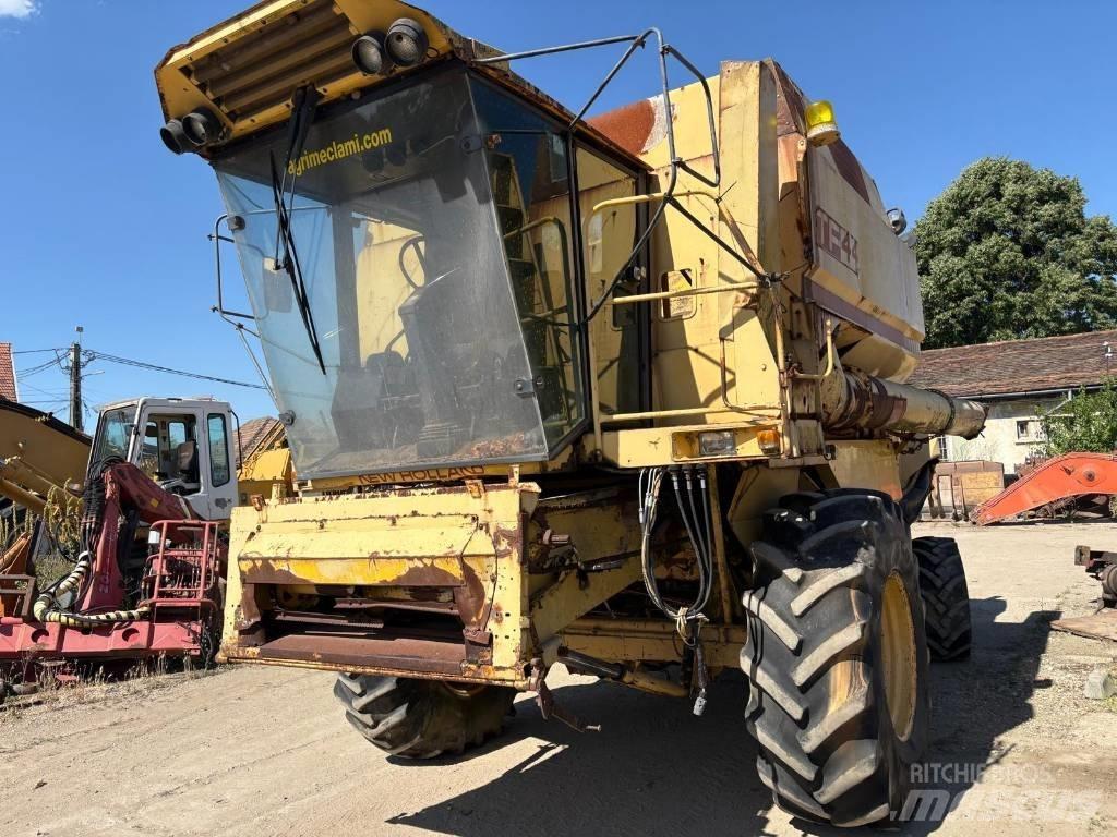 New Holland TF 42 Θεριζοαλωνιστικές μηχανές