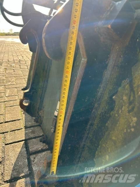 JCB Pelikan bak Κουβάδες