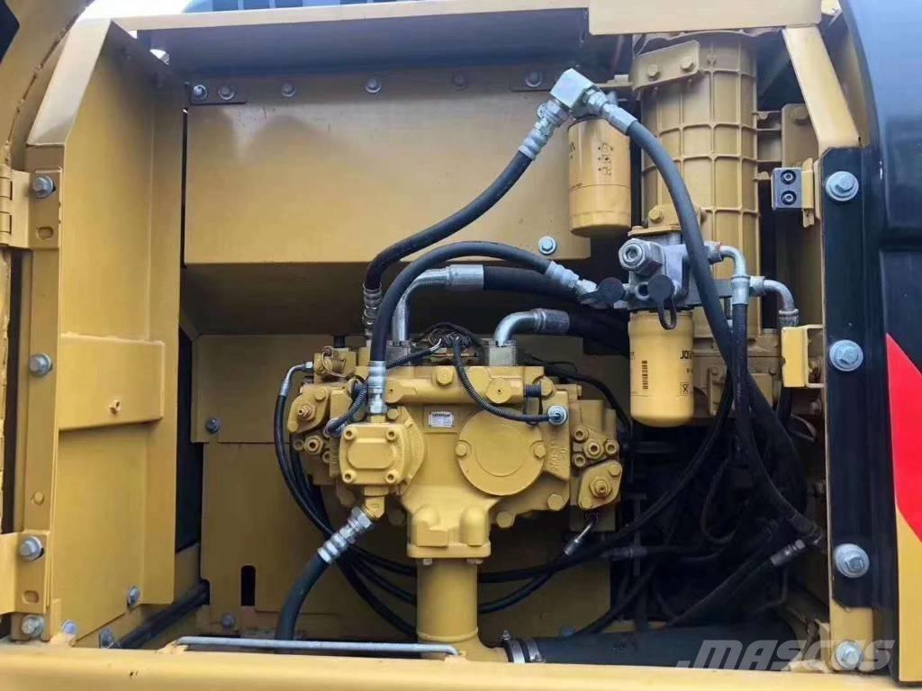 CAT 323 Εκσκαφείς με ερπύστριες