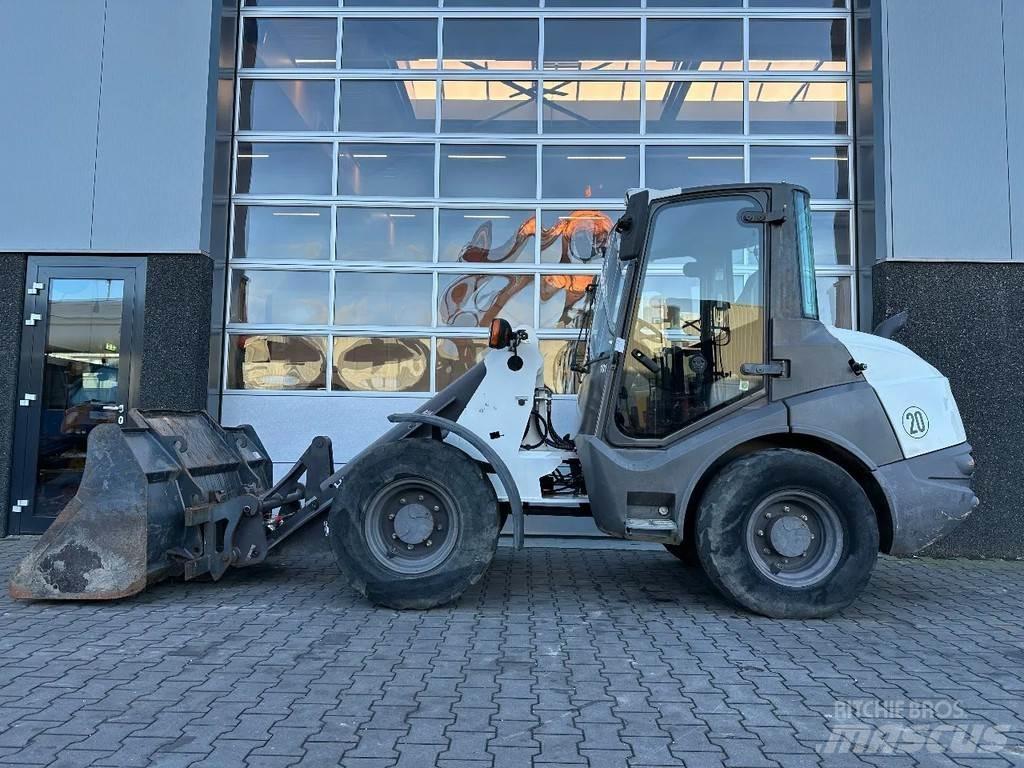 Hitachi ZW75 Φορτωτές με λάστιχα (Τροχοφόροι)