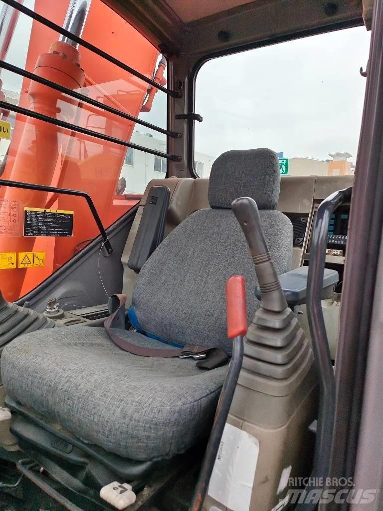 Hitachi ZX 135 US Εκσκαφείς με ερπύστριες