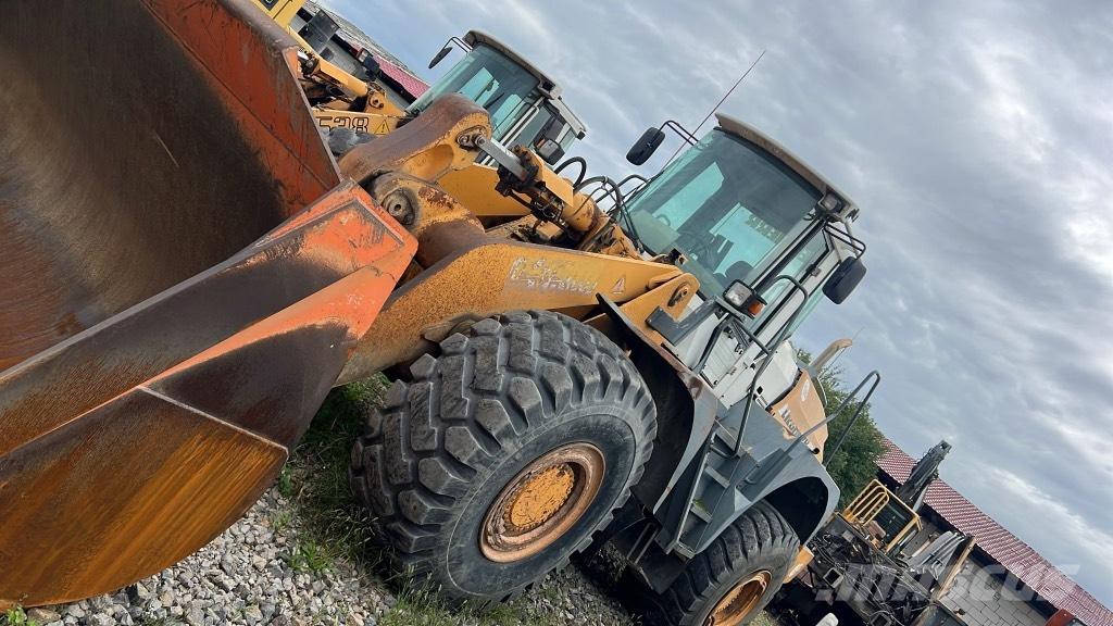 Liebherr L 580 Μπούμες και κουτάλες