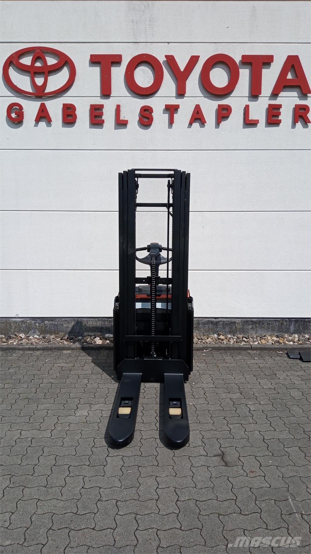 Toyota SWE140L Ηλεκτρικά παλετοφόρα με ιστό