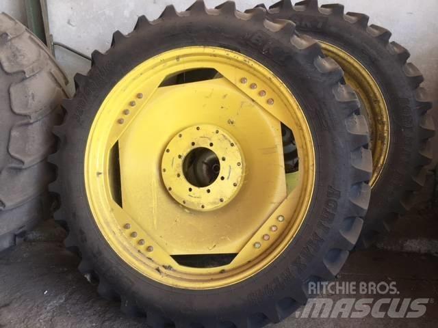 John Deere 6820 Ελαστικά και ζάντες