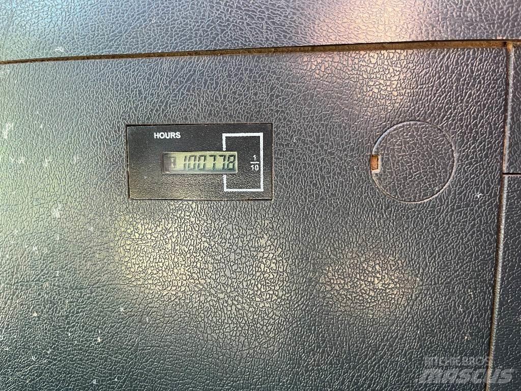 Hyundai HX 180 L Εκσκαφείς με ερπύστριες
