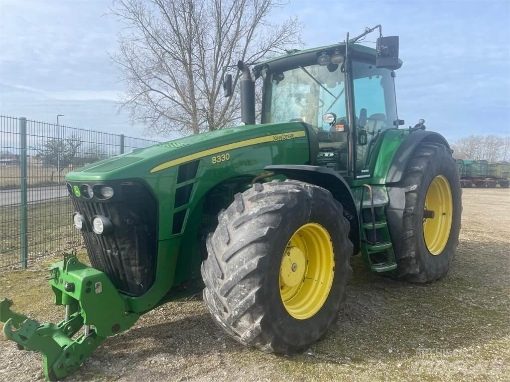 John Deere 8330 Τρακτέρ