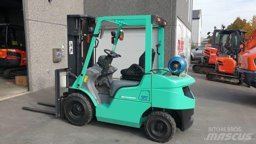 Mitsubishi FGE25NT Περονοφόρα ανυψωτικά κλαρκ με φυσικό αέριο LPG