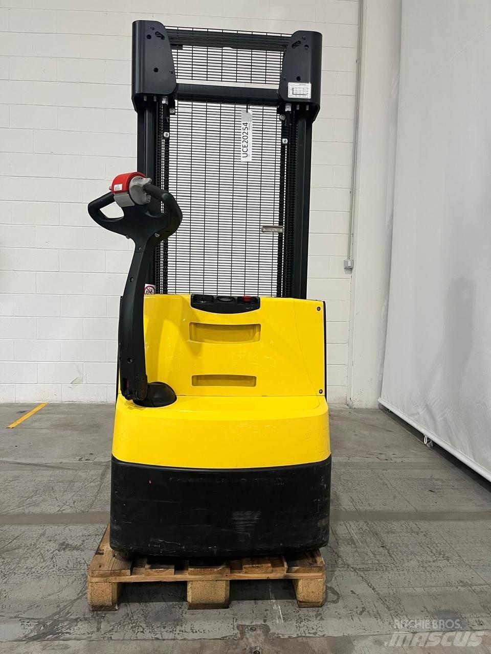 Hyster S1.2 Παλετοφόρα πεζού χειριστή με ιστό