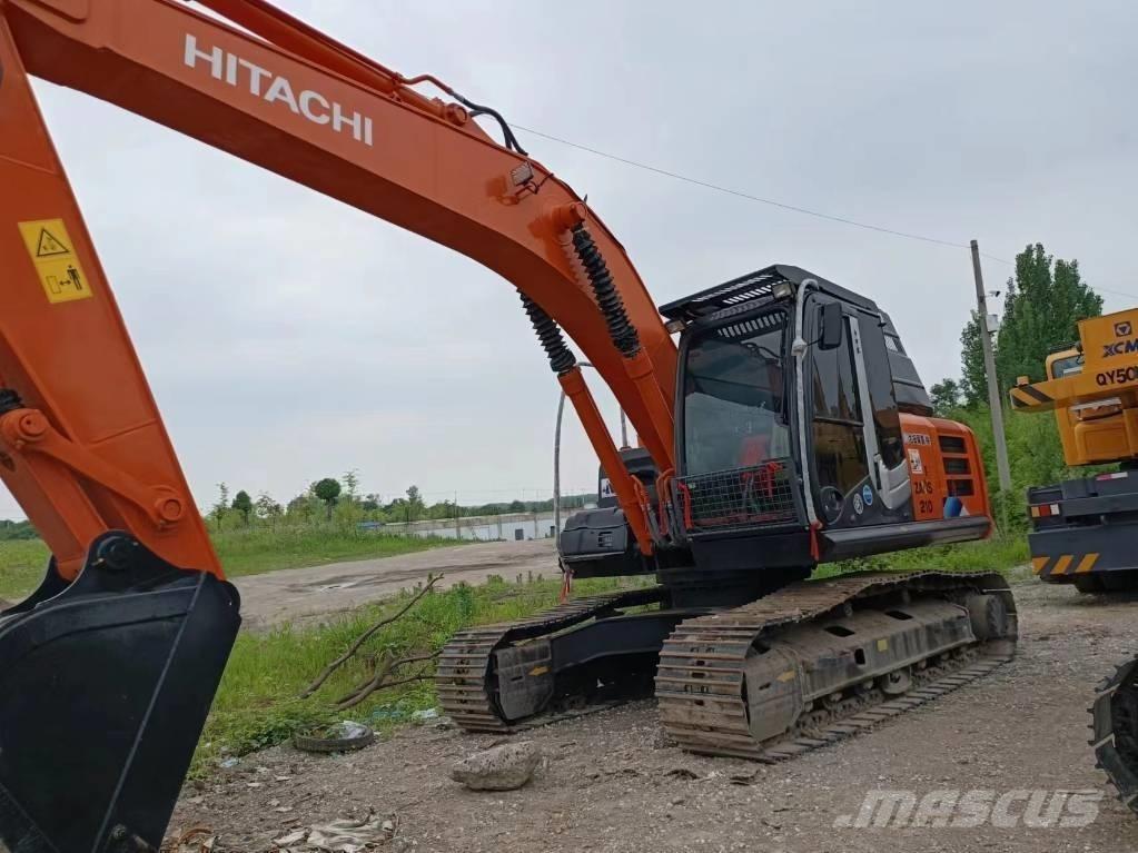 Hitachi ZX210 Εκσκαφείς με ερπύστριες