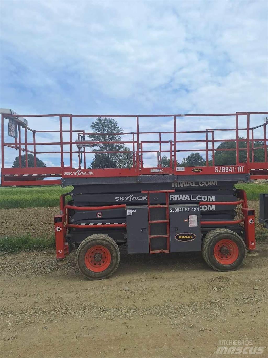 SkyJack 8841RT Ανυψωτήρες ψαλιδωτής άρθρωσης