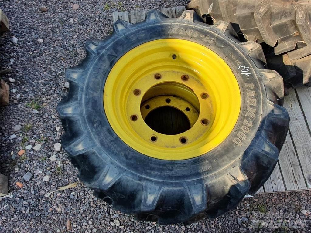 BKT 250/80-16 x2 Ελαστικά και ζάντες