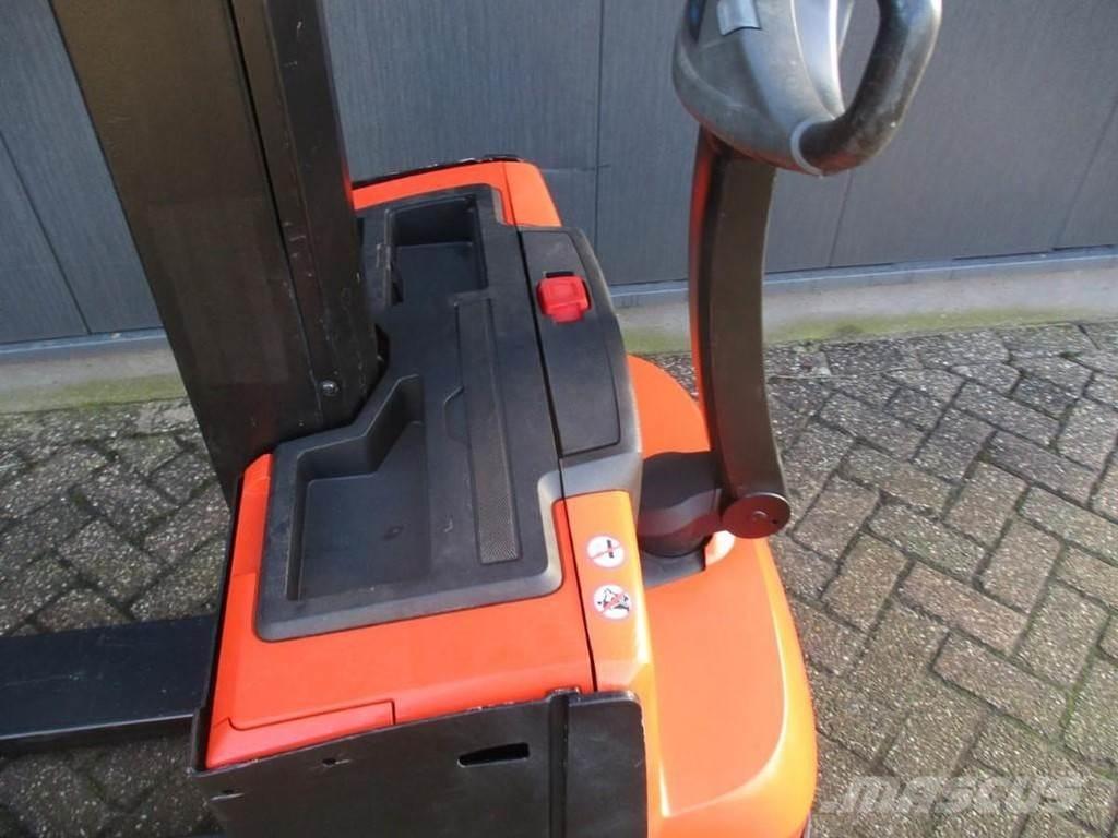 Toyota SWE 080L Παλετοφόρα πεζού χειριστή με ιστό