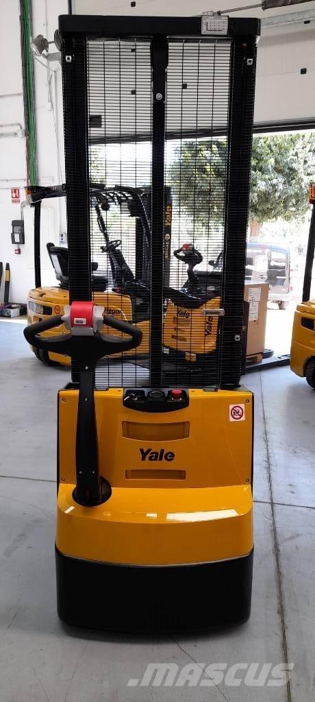 Yale MS12E Παλετοφόρα πεζού χειριστή με ιστό