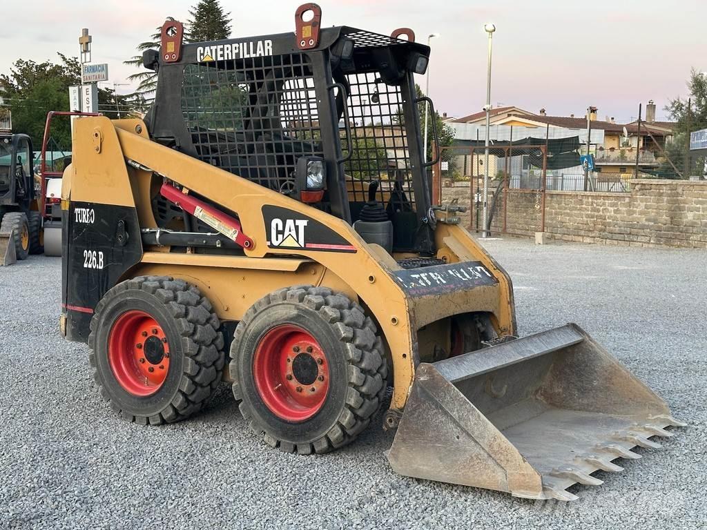CAT 226BHF Μίνι φορτωτές