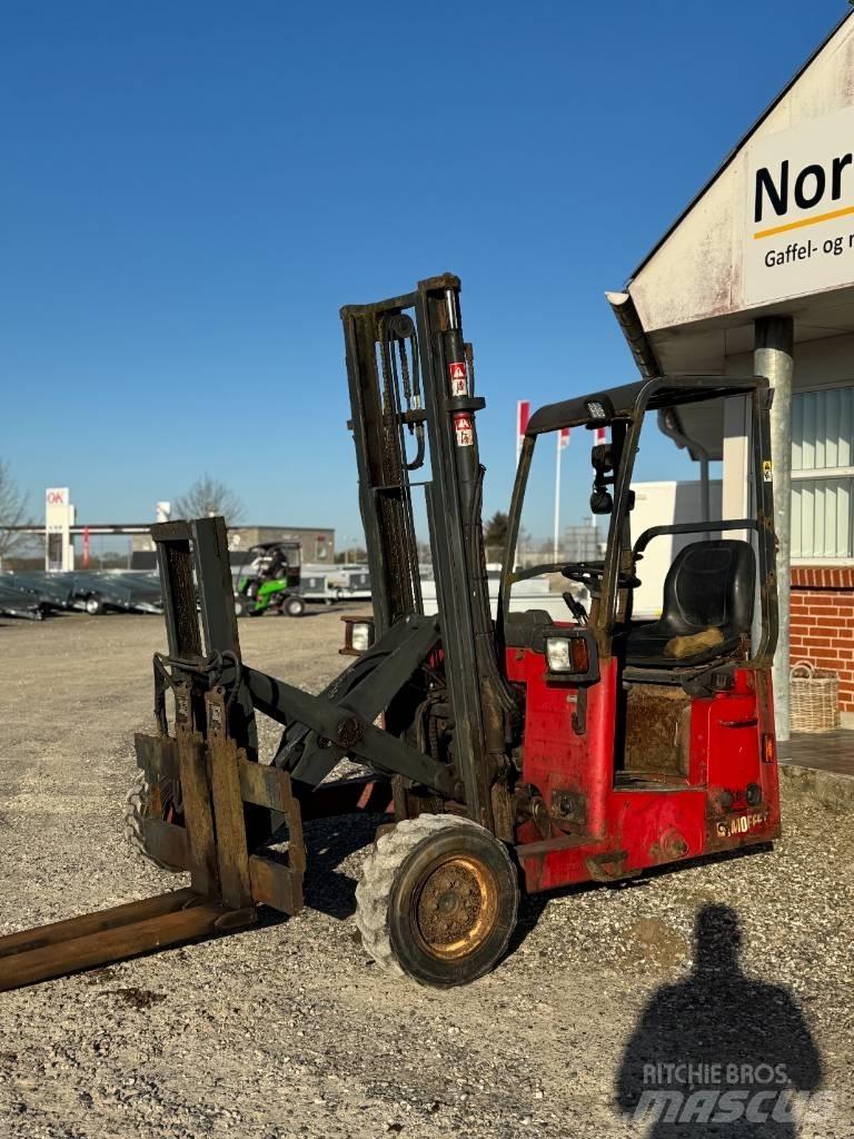 Moffett M4 25.3 Πετρελαιοκίνητα Κλαρκ