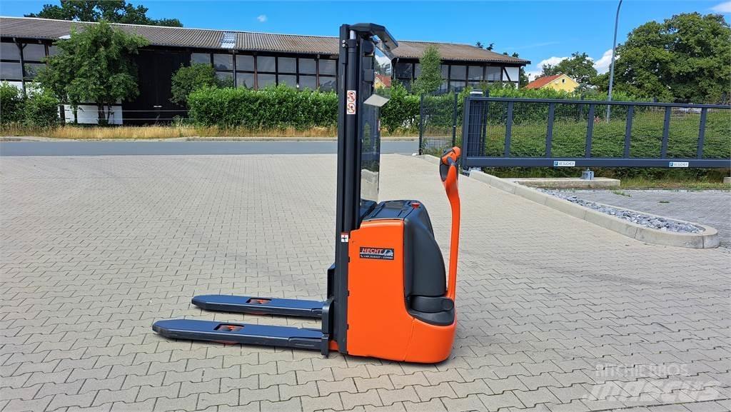 Linde L14C Παλετοφόρα πεζού χειριστή με ιστό