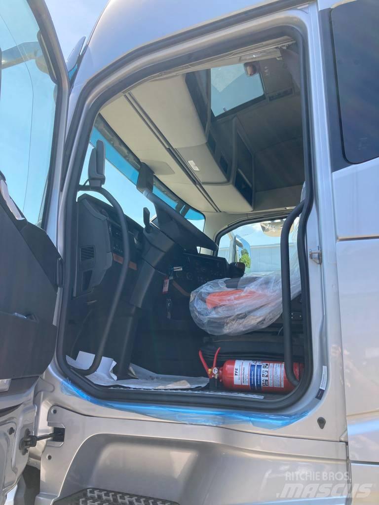 Volvo FH16-650 Φορτηγά με Γερανό