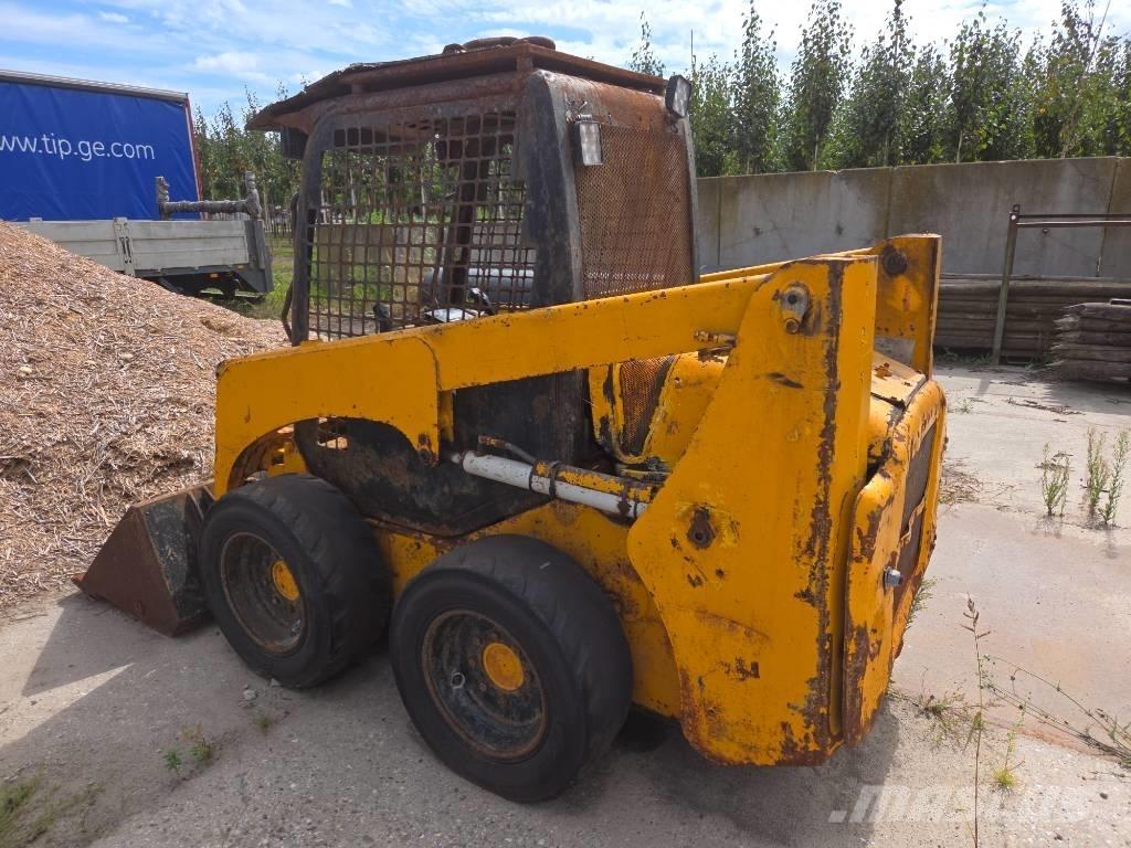 Komatsu SK 714 Φορτωτάκια