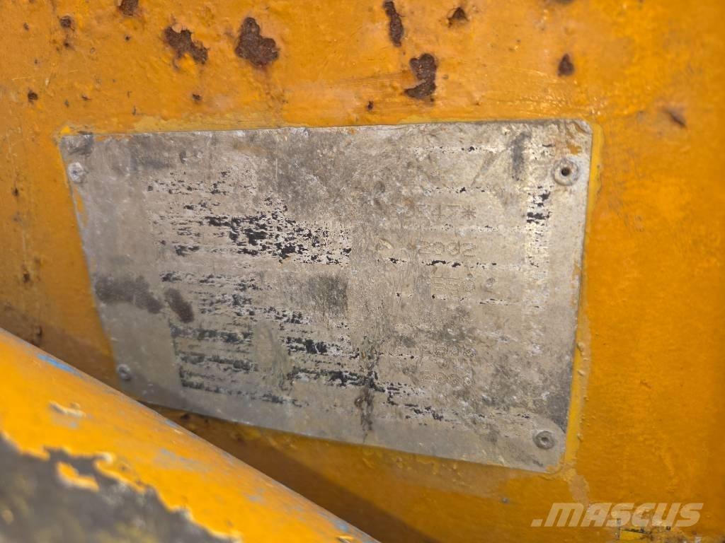 Komatsu SK 714 Φορτωτάκια